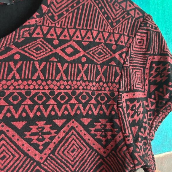 QED London Maroon and Black Geometric Short Sleeve Bodycon Dress Large - Picture 15 of 16